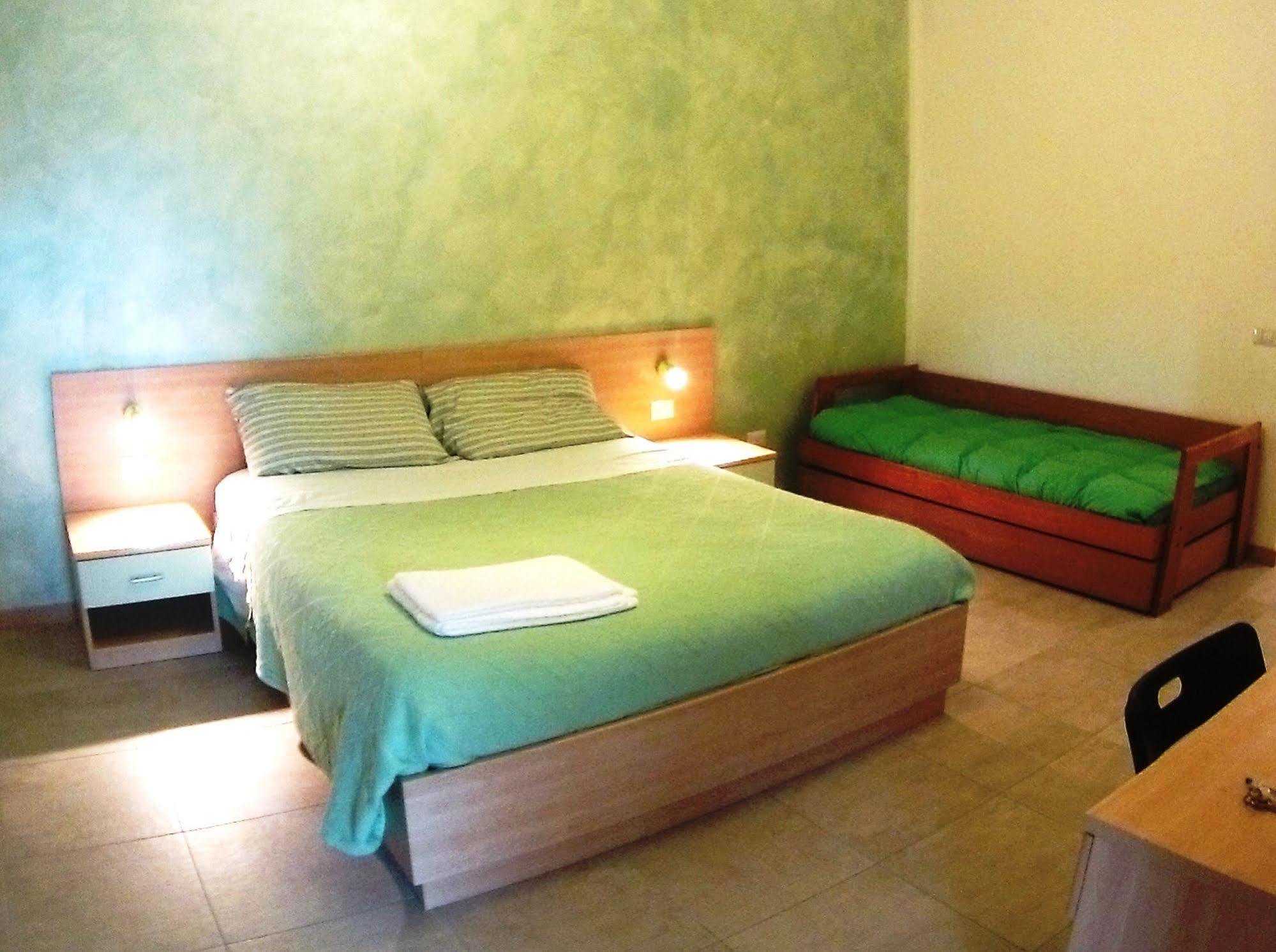 B&B Villa Monterosa Con Piscina Castronno Екстериор снимка