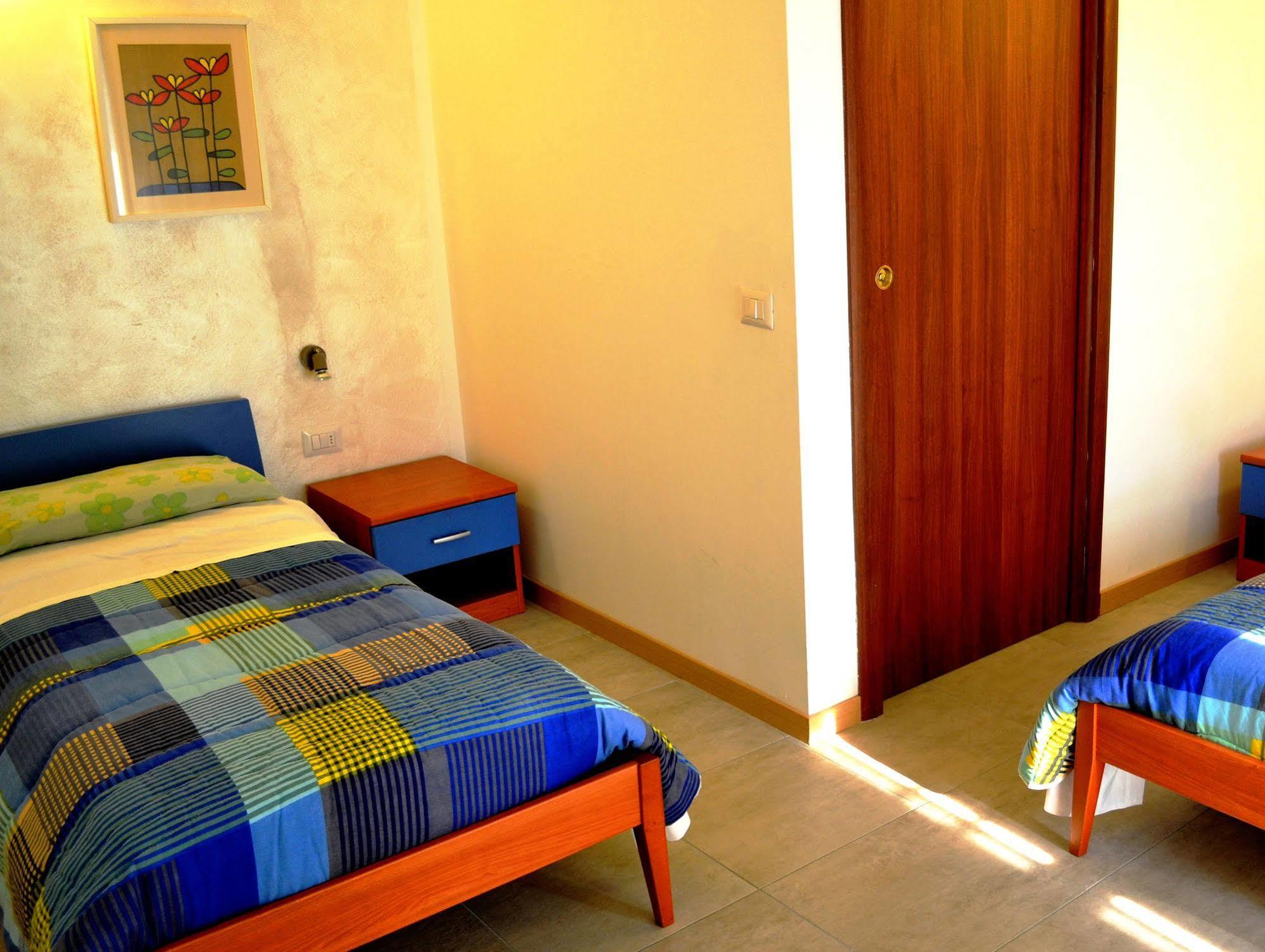 B&B Villa Monterosa Con Piscina Castronno Екстериор снимка