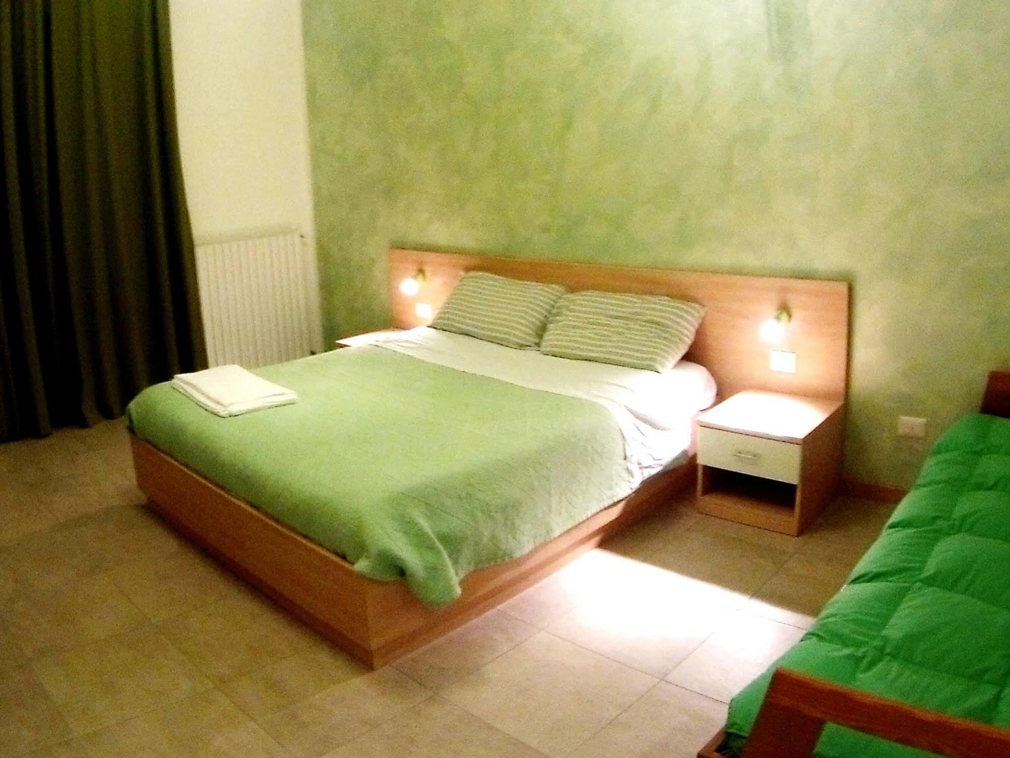 B&B Villa Monterosa Con Piscina Castronno Екстериор снимка