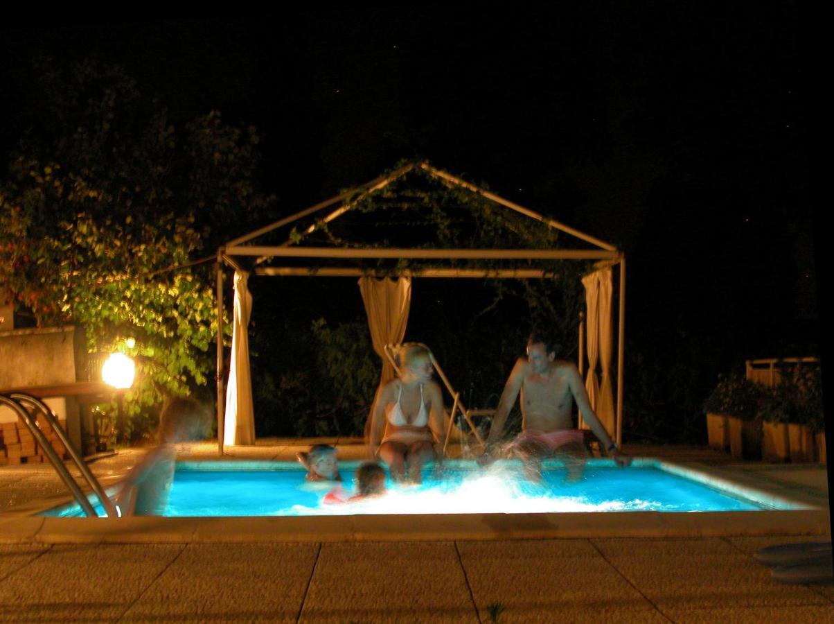 B&B Villa Monterosa Con Piscina Castronno Екстериор снимка